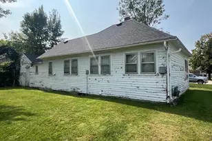 605 S 12th St, Olivia, MN 56277 - Photo 3