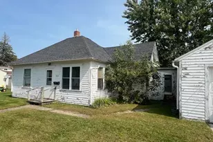 605 S 12th St, Olivia, MN 56277 - Photo 5