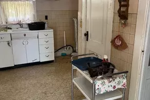 605 S 12th St, Olivia, MN 56277 - Photo 7