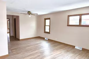 1099 Gale St, Winona, MN 55987 - Photo 3