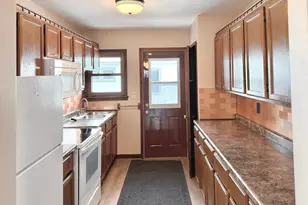 1099 Gale St, Winona, MN 55987 - Photo 5