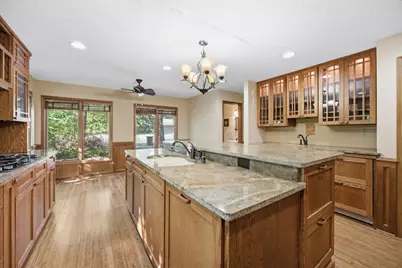 8031 Tierneys Woods Curve, Bloomington, MN 55438 - Photo 5