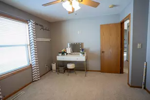 210 8th Ave NW, Plainview, MN 55964 - Photo 17