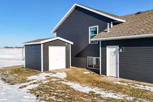 210 8th Ave NW, Plainview, MN 55964 - Photo 41