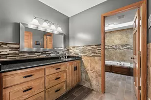 8699 Mary Jane Cir, Chanhassen, MN 55317 - Photo 25