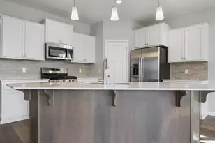 1819 Arrowhead St, Shakopee, MN 55379 - Photo 3