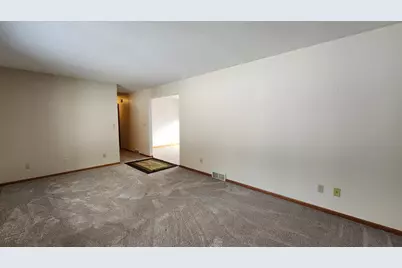 135 Grove Street N, Cannon Falls, MN 55009 - Photo 5