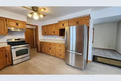 135 Grove Street N, Cannon Falls, MN 55009 - Photo 9