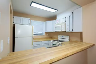 2076 Pathways Dr, Saint Paul, MN 55119 - Photo 9