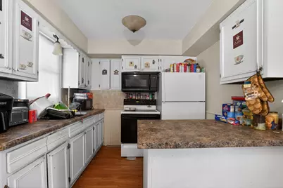 585 Cottage Avenue W, Saint Paul, MN 55117 - Photo 11