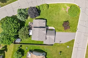 5695 Yucca Ln N, Plymouth, MN 55446 - Photo 29