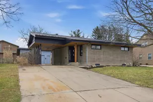 609 Harriet Ave, Owatonna, MN 55060 - Photo 1