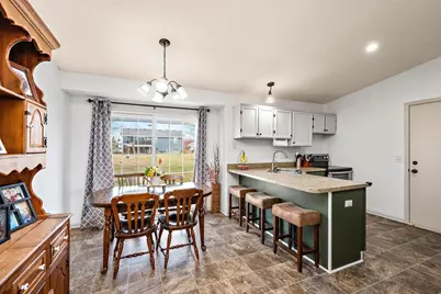 509 Lindsey Lane, Belle Plaine, MN 56011 - Photo 5