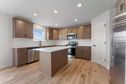 10503 Glenbrook Avenue S, Cottage Grove, MN 55016 - Photo 3