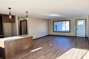 141 Washington St, Walnut Grove, MN 56180 - Photo 3