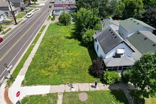 954 Galtier St, Saint Paul, MN 55117 - Photo 1