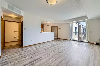 820 Emerald Street #402, Saint Paul, MN 55114 - Photo 7