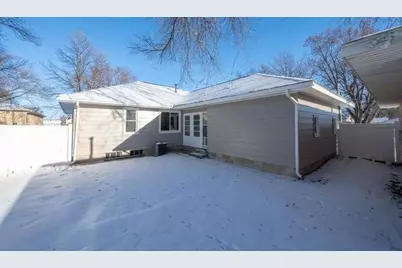 736 3rd Avenue E, Shakopee, MN 55379 - Photo 3