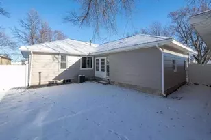 736 3rd Ave E, Shakopee, MN 55379 - Photo 3