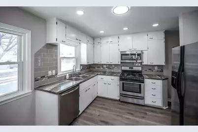 736 3rd Avenue E, Shakopee, MN 55379 - Photo 7