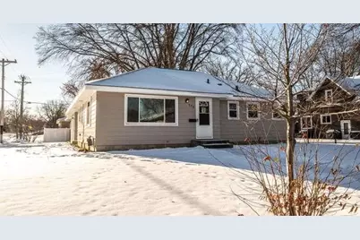 736 3rd Avenue E, Shakopee, MN 55379 - Photo 1