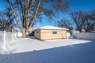 736 3rd Ave E, Shakopee, MN 55379 - Photo 5