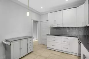 909 Marshall Ave, Saint Paul, MN 55104 - Photo 17