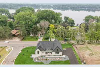 2706 Lakeview Court, Little Canada, MN 55117 - Photo 5