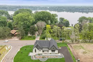 2706 Lakeview Ct, Little Canada, MN 55117 - Photo 5