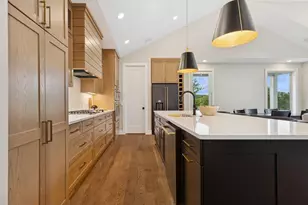 2706 Lakeview Ct, Little Canada, MN 55117 - Photo 23