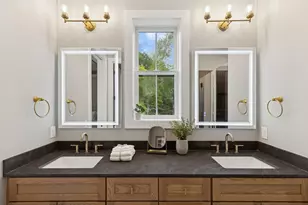 2706 Lakeview Ct, Little Canada, MN 55117 - Photo 37