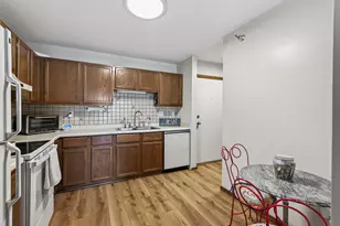 66 9th St E, Saint Paul, MN 55101 - Photo 7