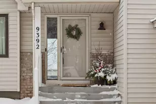 9392 Cortland Rd, Woodbury, MN 55125 - Photo 3