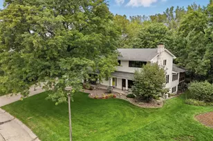 5512 Hillside Ct, Edina, MN 55439 - Photo 7