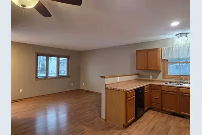 951 W Village Circle SE, Rochester, MN 55904 - Photo 25