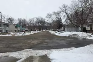 951 W Village Circle SE, Rochester, MN 55904 - Photo 35