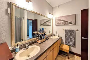 308 E 18th St, Minneapolis, MN 55404 - Photo 25