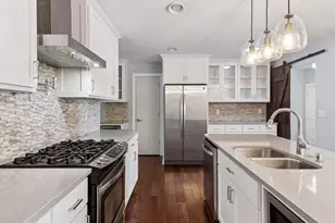 2465 Brunswick Ave N, Golden Valley, MN 55422 - Photo 11