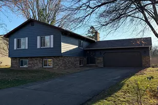 8925 Bass Creek Ct, Brooklyn Park, MN 55428 - Photo 5