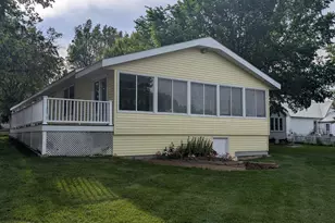 121 W Rowena St, Ivanhoe, MN 56142 - Photo 37