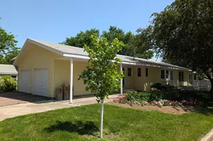 121 W Rowena St, Ivanhoe, MN 56142 - Photo 1