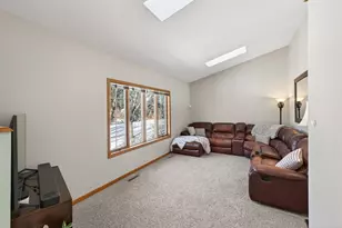 268 Shamrock Dr, Mahtomedi, MN 55115 - Photo 9