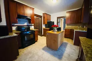 607 Topping St, Saint Paul, MN 55103 - Photo 1