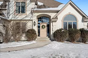 2530 Wexford Ct, New Brighton, MN 55112 - Photo 7