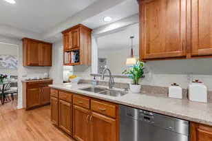 407 Turners Crossroad N, Golden Valley, MN 55422 - Photo 25