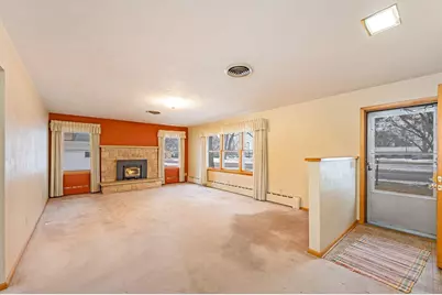 1228 S Ramsey Street, Blue Earth, MN 56013 - Photo 3