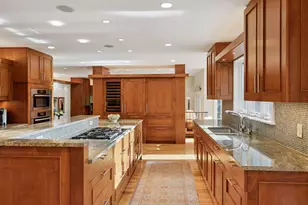 100 Black Oaks Ln N, Plymouth, MN 55391 - Photo 9