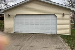 335 E Sorenson Ave, Appleton, MN 56208 - Photo 3