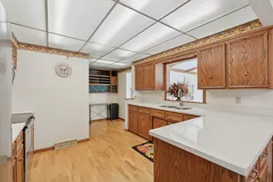 272 Roma Ave, Roseville, MN 55113 - Photo 11