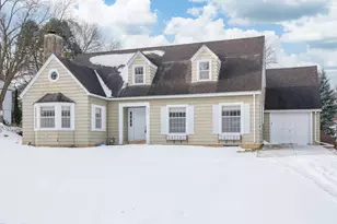 225 Oak Knoll Blvd, Mankato, MN 56001 - Photo 1